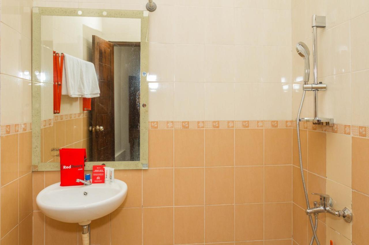 Hotel Reddoorz Near Jatinangor Town Square Extérieur photo