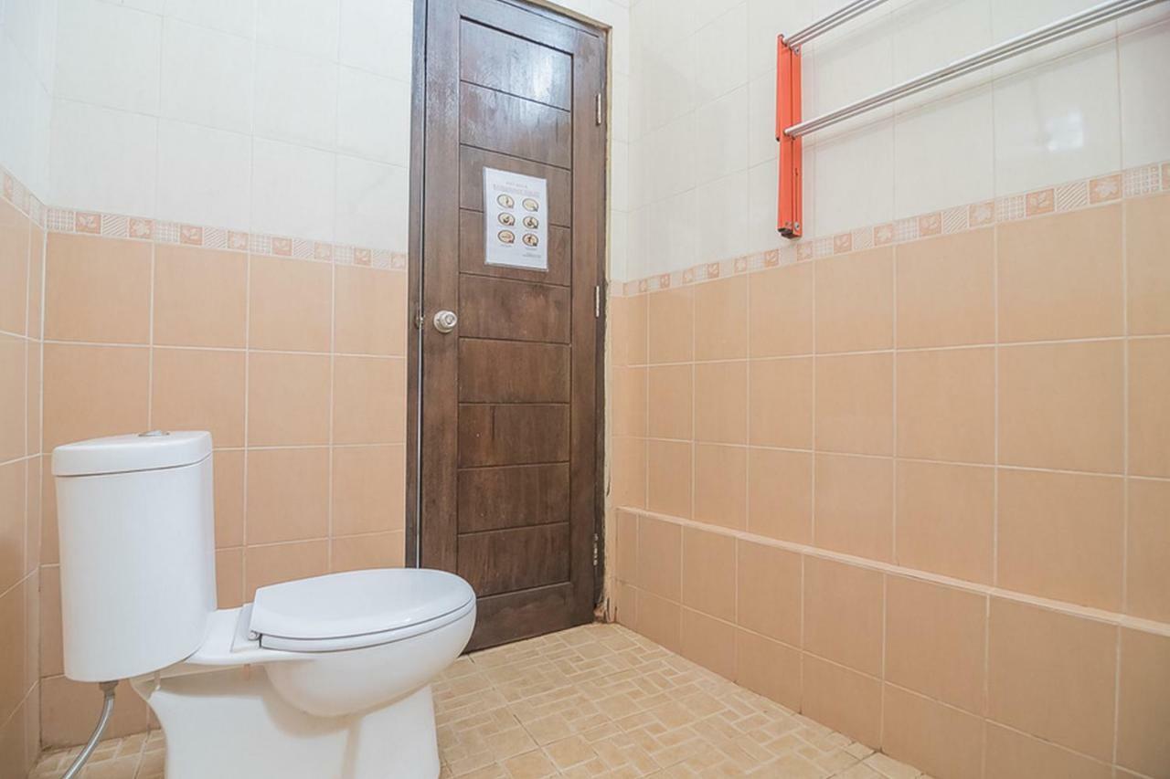 Hotel Reddoorz Near Jatinangor Town Square Extérieur photo