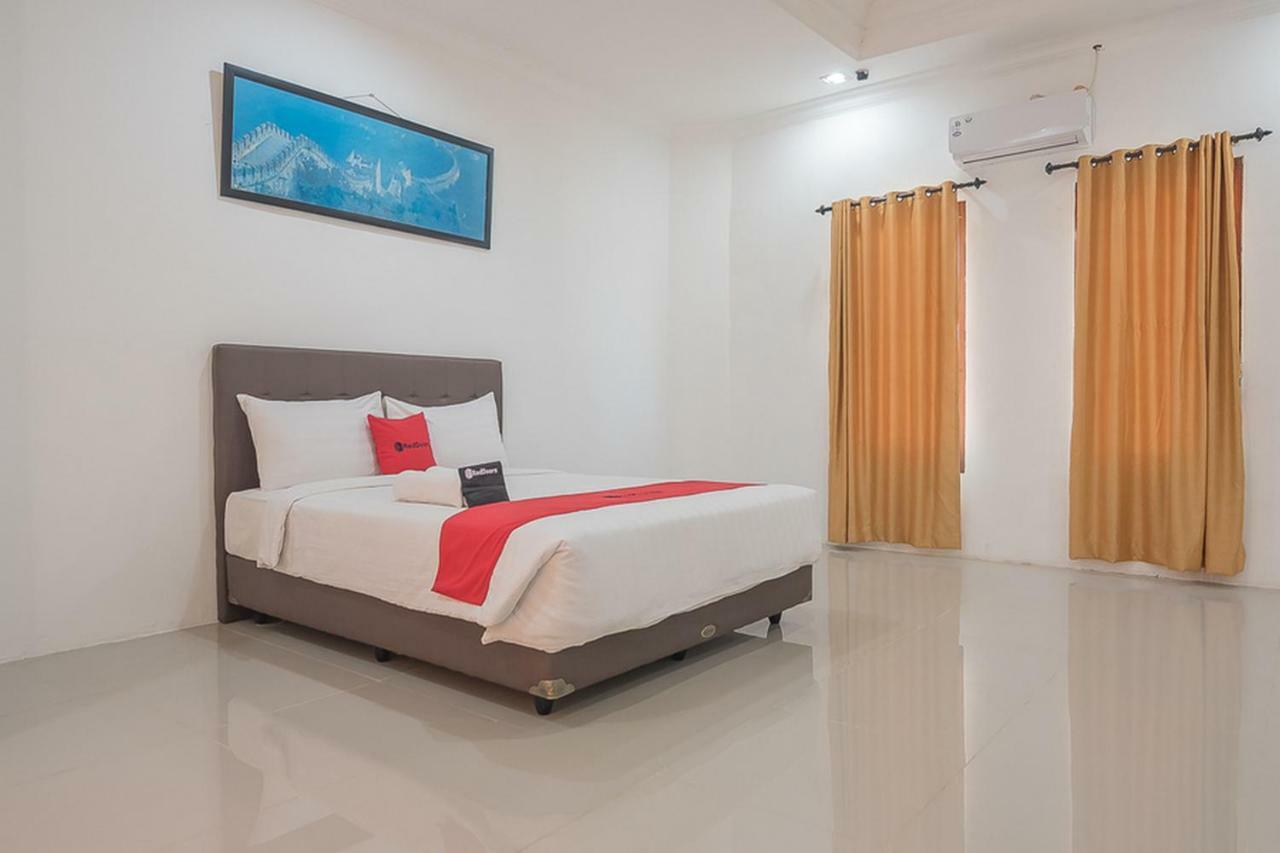 Hotel Reddoorz Near Jatinangor Town Square Extérieur photo